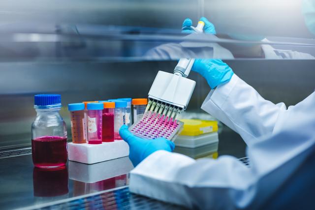 Advanced laboratory ventilation system with monitoring equipment